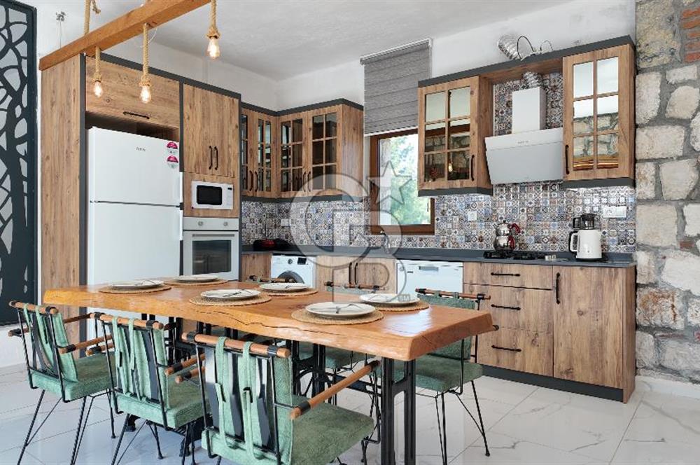 Antalya Kaş Sarıbelen De Triplex Satılık Taş Ev