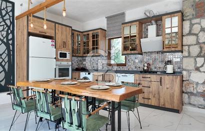 Antalya Kaş Sarıbelen De Triplex Satılık Taş Ev