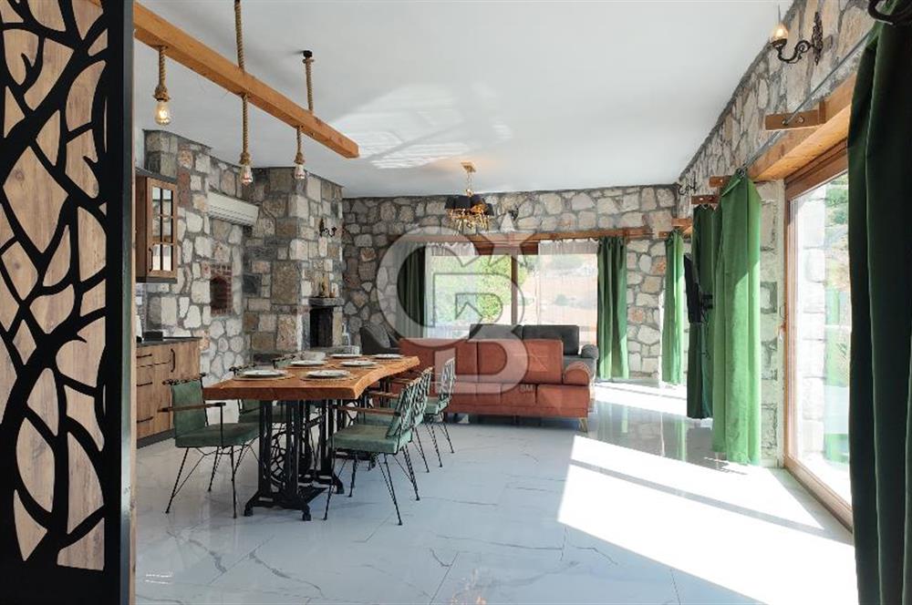 Antalya Kaş Sarıbelen De Triplex Satılık Taş Ev
