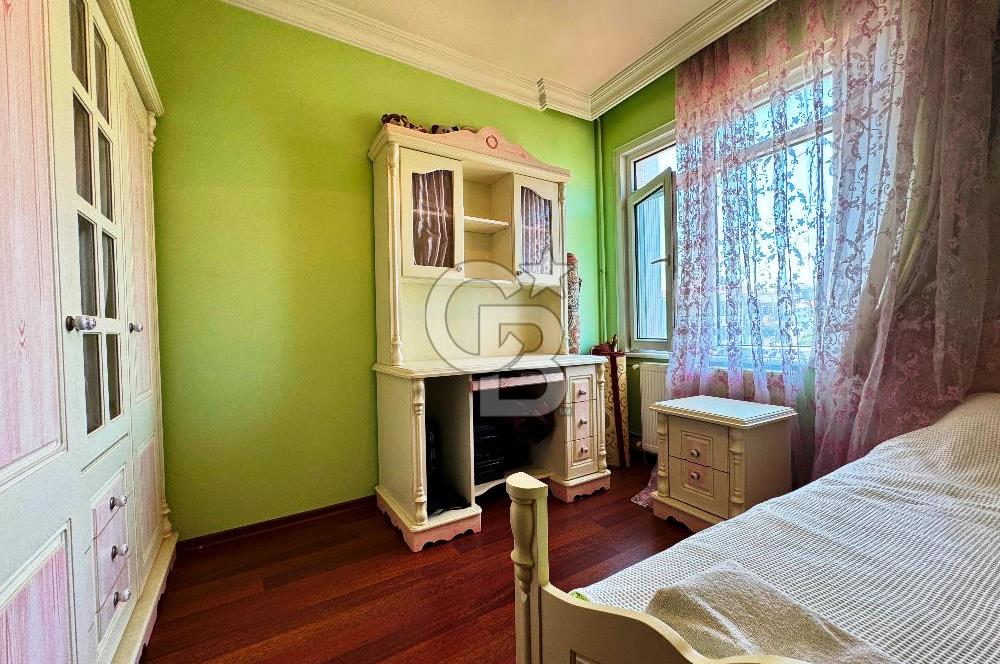 KOZYATAĞI MİNİBÜS CAD 2. PARALELİ, YÜKSEK KATTA, BALKONLU, FERAH 3+1 DAİRE