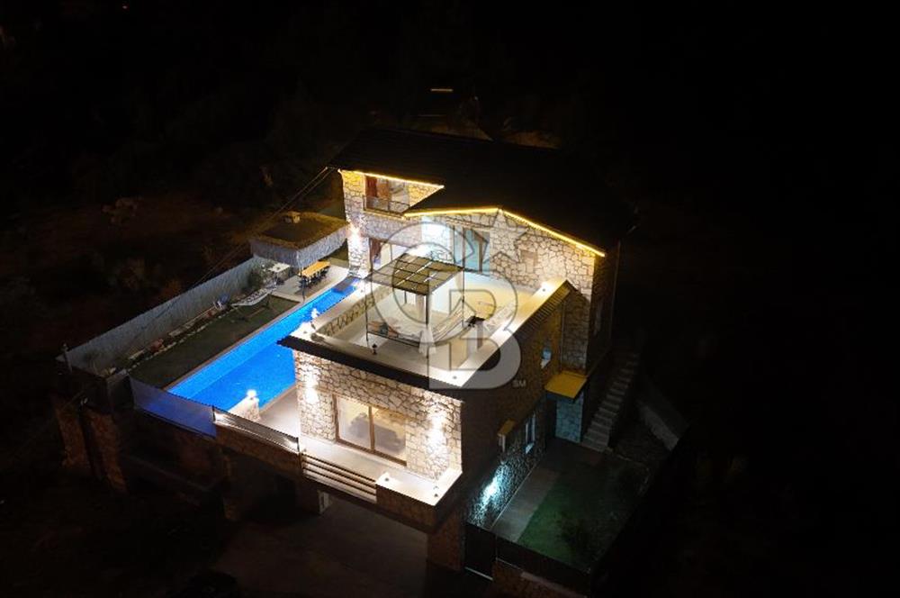 Antalya Kaş Sarıbelen De Triplex Satılık Taş Ev