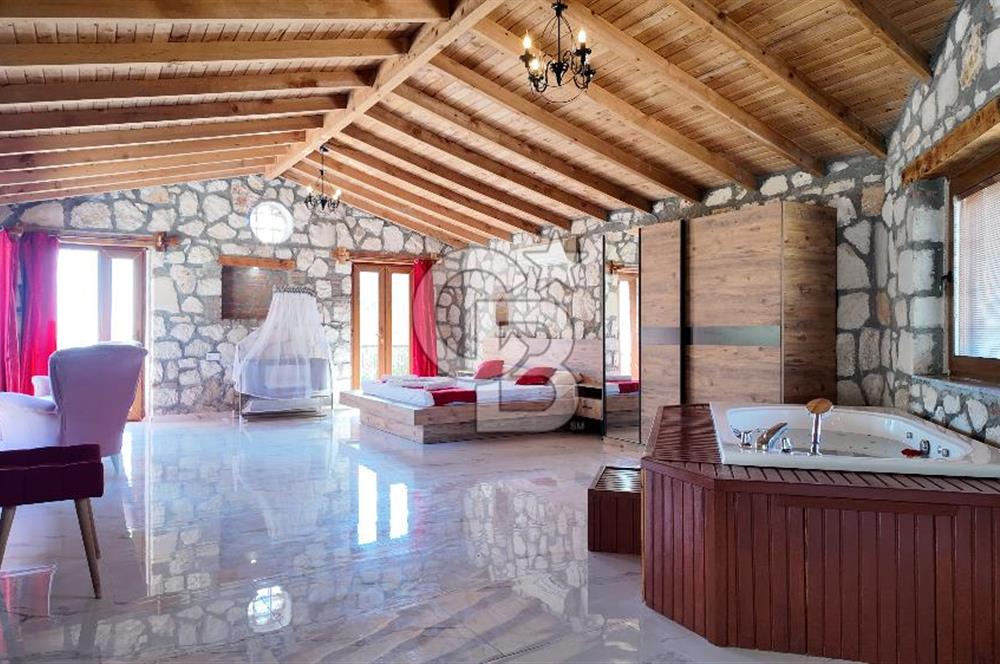 Antalya Kaş Sarıbelen De Triplex Satılık Taş Ev