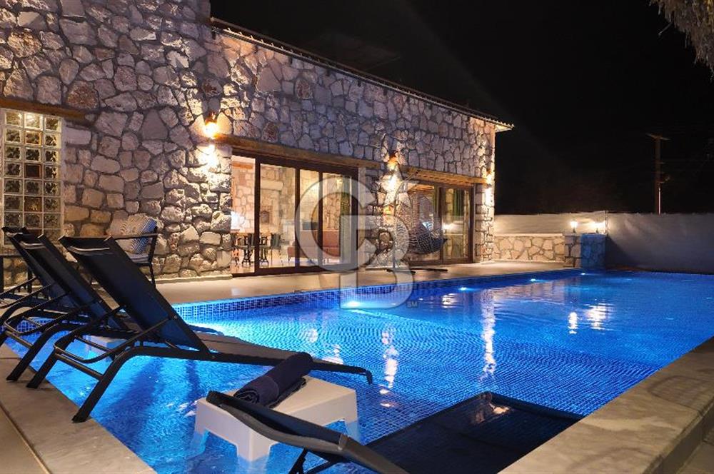 Antalya Kaş Sarıbelen De Triplex Satılık Taş Ev