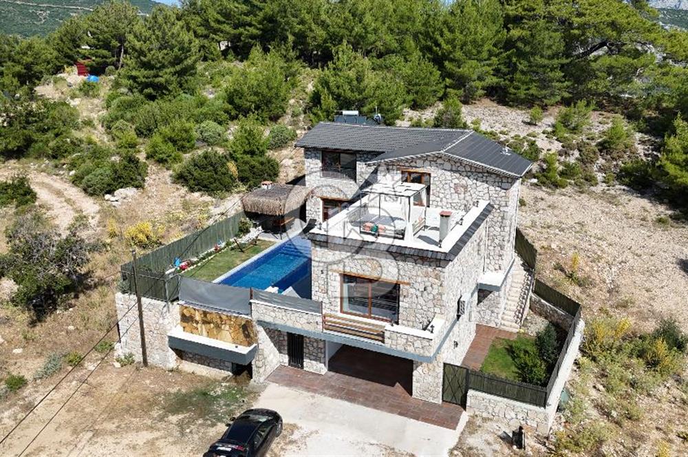 Antalya Kaş Sarıbelen De Triplex Satılık Taş Ev