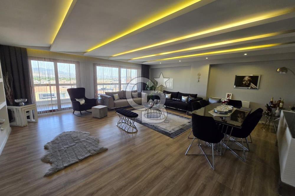Menemen Taşkonakları sitesinde 260 m2 Satılık 4+1