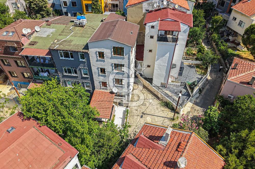 Kiralık müstakil bina Emirgan koruya yakın site içinde 4 katlı