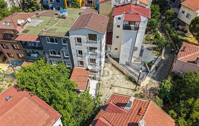 Kiralık müstakil bina Emirgan koruya yakın site içinde 4 katlı
