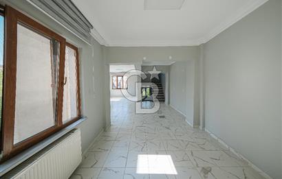 Satılık Emirgan koruya yakın müstakil 4 katlı site içerisinde