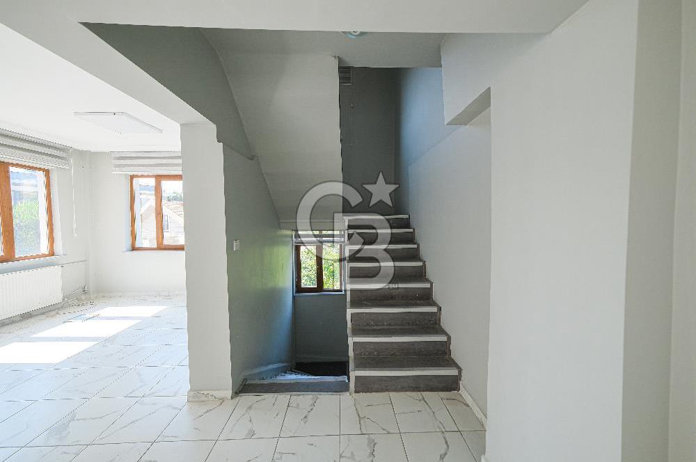 Kiralık müstakil bina Emirgan koruya yakın site içinde 4 katlı
