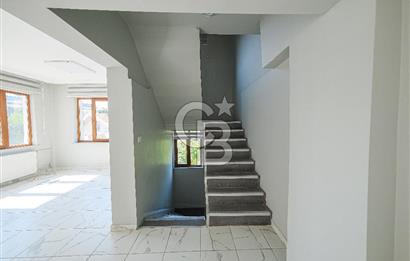 Satılık Emirgan koruya yakın müstakil 4 katlı site içerisinde