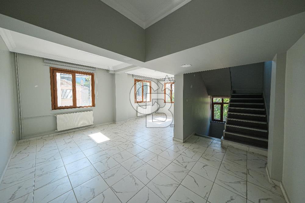 Satılık Emirgan koruya yakın müstakil 4 katlı site içerisinde