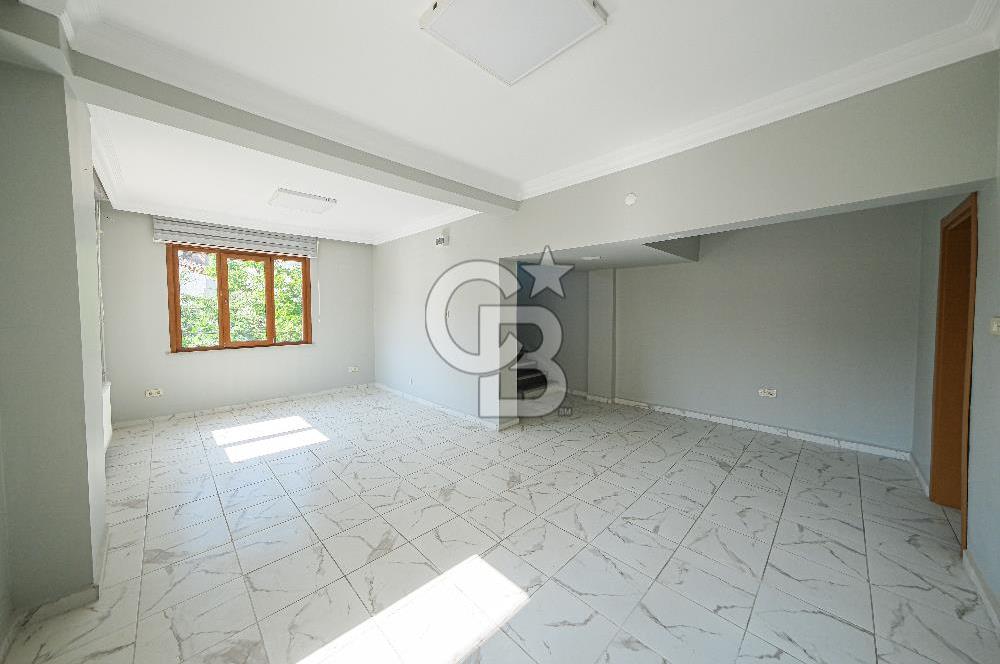 Satılık Emirgan koruya yakın müstakil 4 katlı site içerisinde