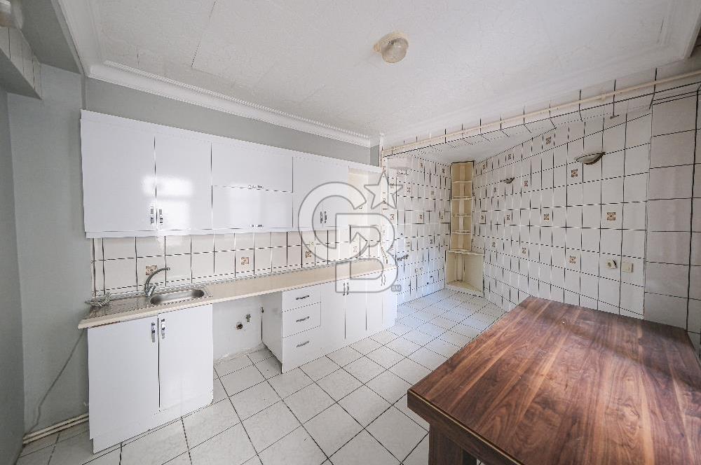 Kiralık müstakil bina Emirgan koruya yakın site içinde 4 katlı