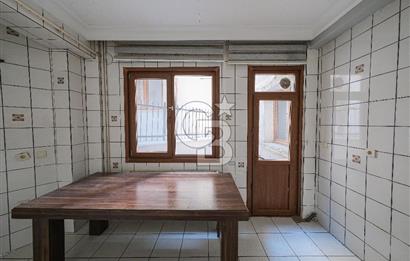 Satılık Emirgan koruya yakın müstakil 4 katlı site içerisinde