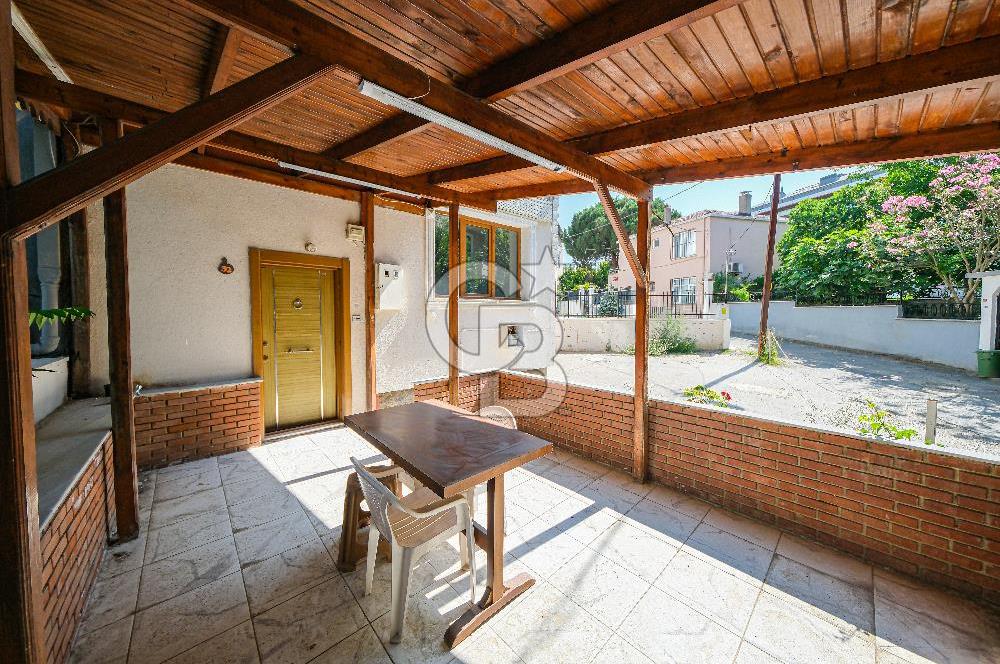 Satılık Emirgan koruya yakın müstakil 4 katlı site içerisinde