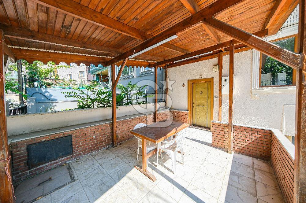 Kiralık müstakil bina Emirgan koruya yakın site içinde 4 katlı