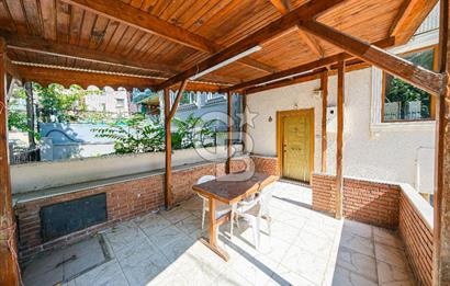 Kiralık müstakil bina Emirgan koruya yakın site içinde 4 katlı