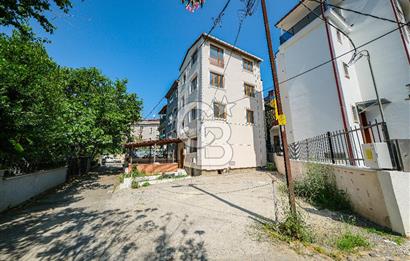 Satılık Emirgan koruya yakın müstakil 4 katlı site içerisinde