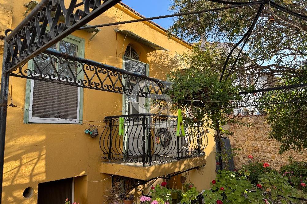  Ayvalık Fethiye Mahallesi’nde Satılık Tarihi Komple Taş Rum Evi
