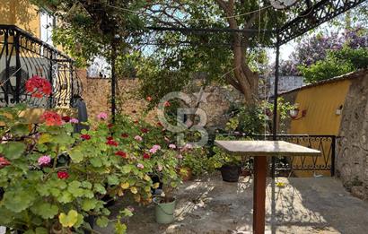  Ayvalık Fethiye Mahallesi’nde Satılık Tarihi Komple Taş Rum Evi