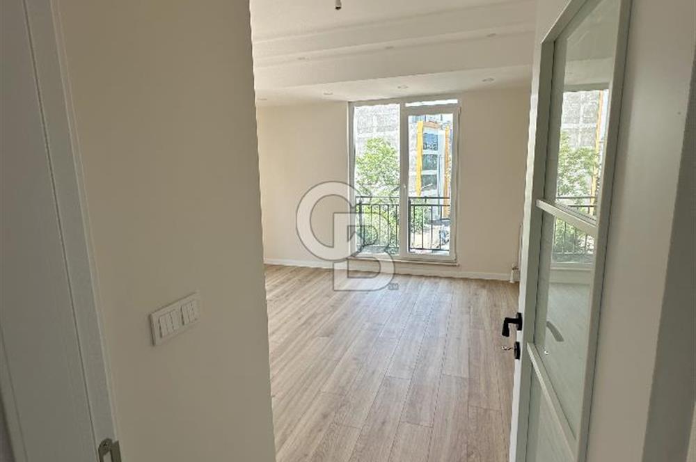 CB Fly'dan Cadde, Belediye ve Kaymakamlık Yakını Lüks Daire