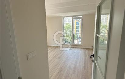 CB Fly'dan Cadde, Belediye ve Kaymakamlık Yakını Lüks Daire