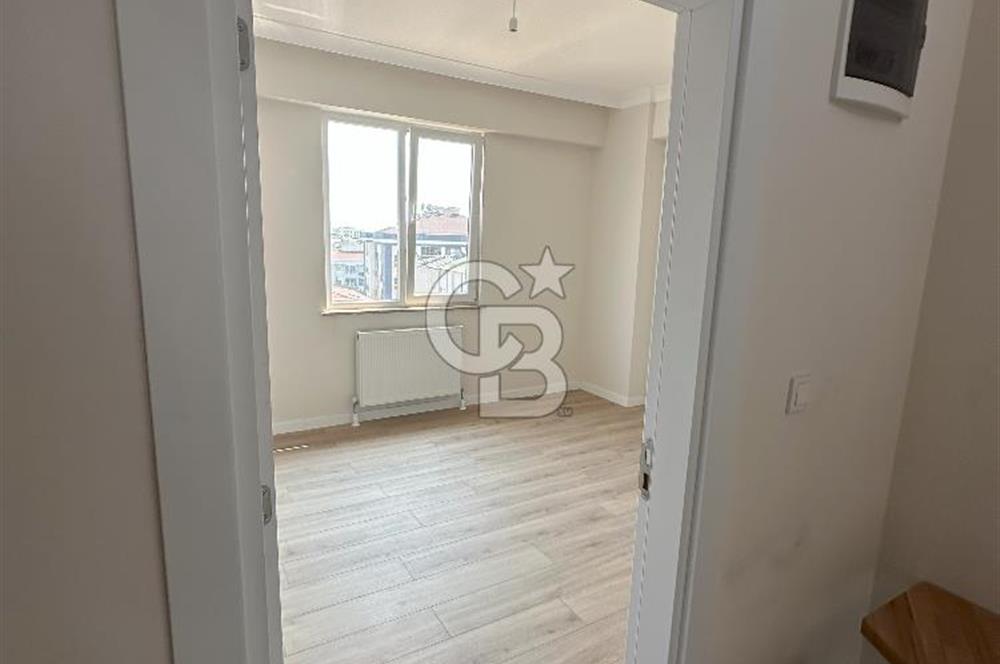 CB Fly'dan Cadde, Belediye ve Kaymakamlık Yakını Çatı Dubleks
