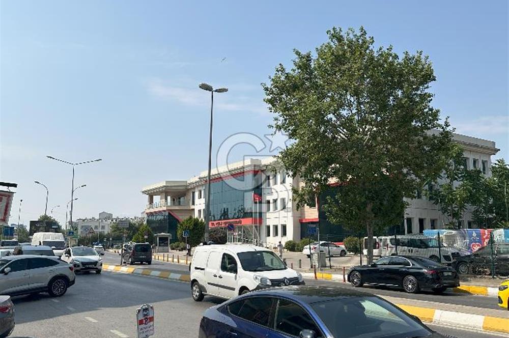 CB Fly'dan Cadde, Belediye ve Kaymakamlık Yakını Çatı Dubleks