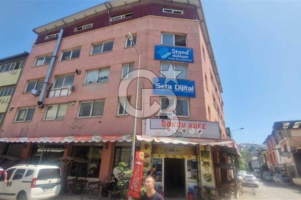 İzmir'de Bornova'nin Ticari kalbi Olan  1. Sanayide Mükemmel Lokasyonda İş Hanı