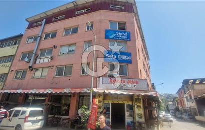 İzmir'de Bornova'nin Ticari kalbi Olan  1. Sanayide Mükemmel Lokasyonda İş Hanı