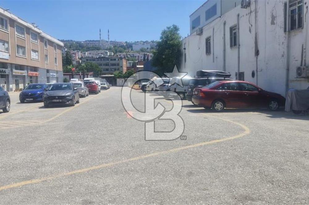 İzmir'de Bornova'nin Ticari kalbi Olan  1. Sanayide Mükemmel Lokasyonda İş Hanı