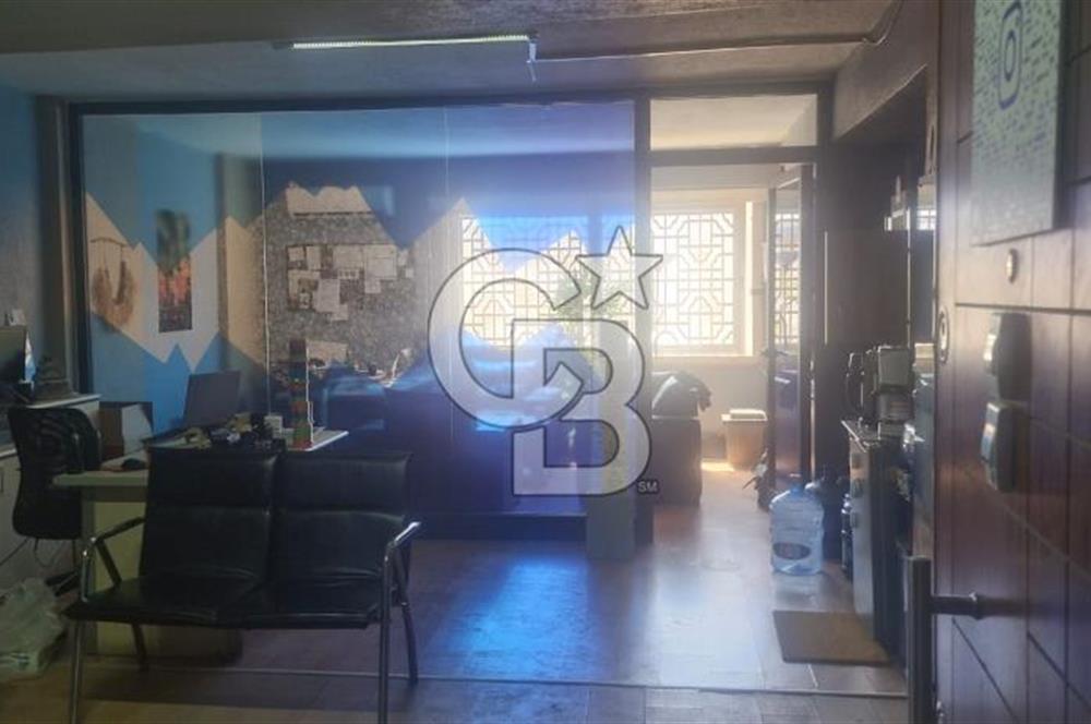 İzmir'de Bornova'nin Ticari kalbi Olan  1. Sanayide Mükemmel Lokasyonda İş Hanı