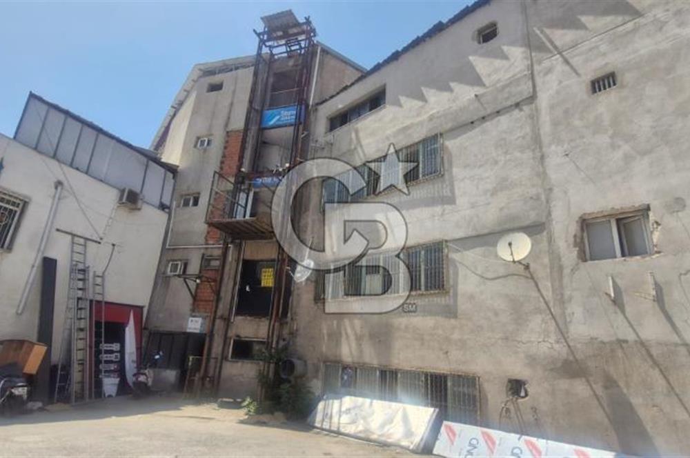 İzmir'de Bornova'nin Ticari kalbi Olan  1. Sanayide Mükemmel Lokasyonda İş Hanı