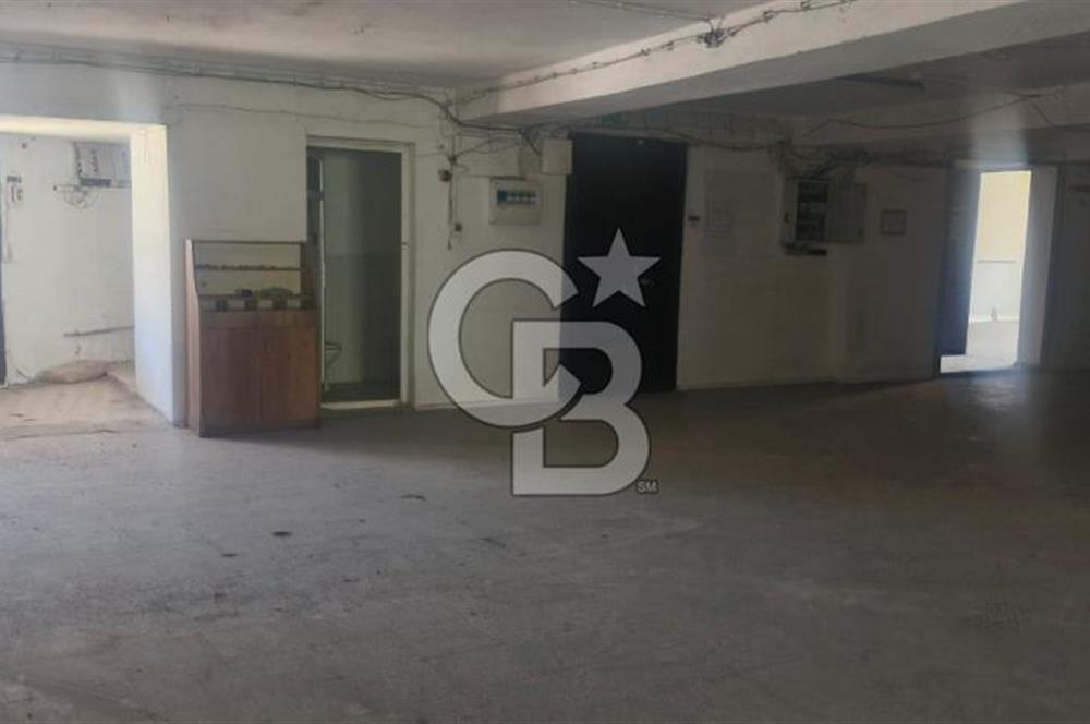 İzmir'de Bornova'nin Ticari kalbi Olan  1. Sanayide Mükemmel Lokasyonda İş Hanı