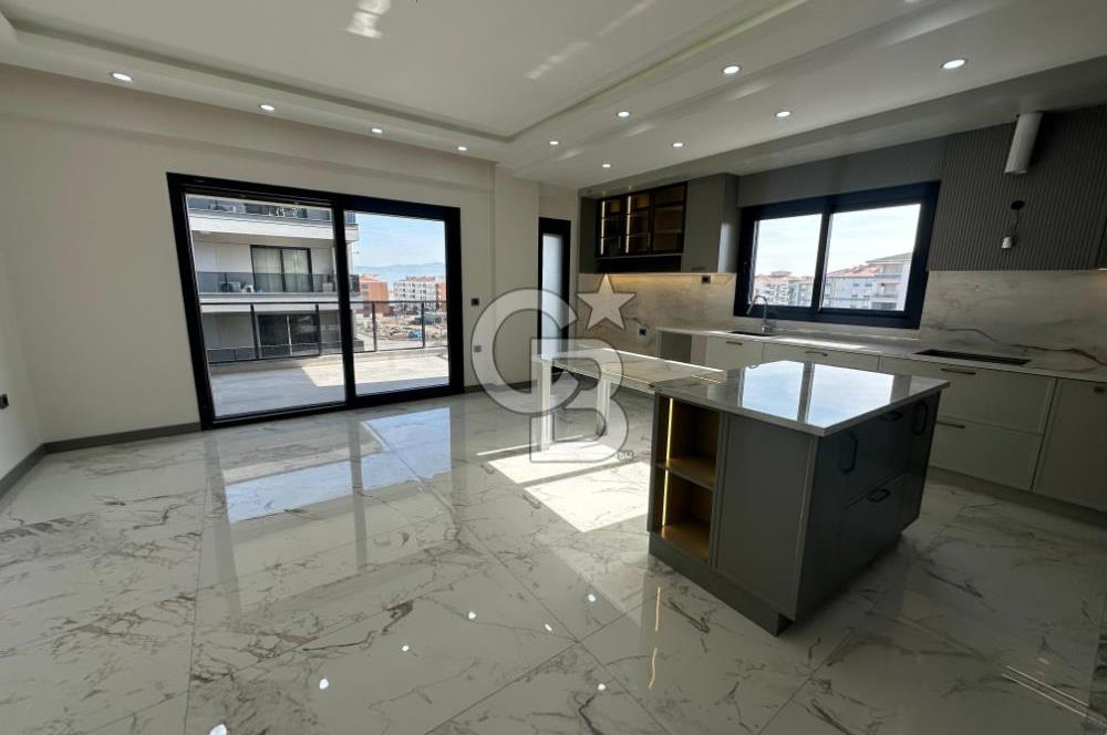 Karahasanlı Mah. Site İçinde Havuzlu Otoparklı 3+1 Satılık Daire