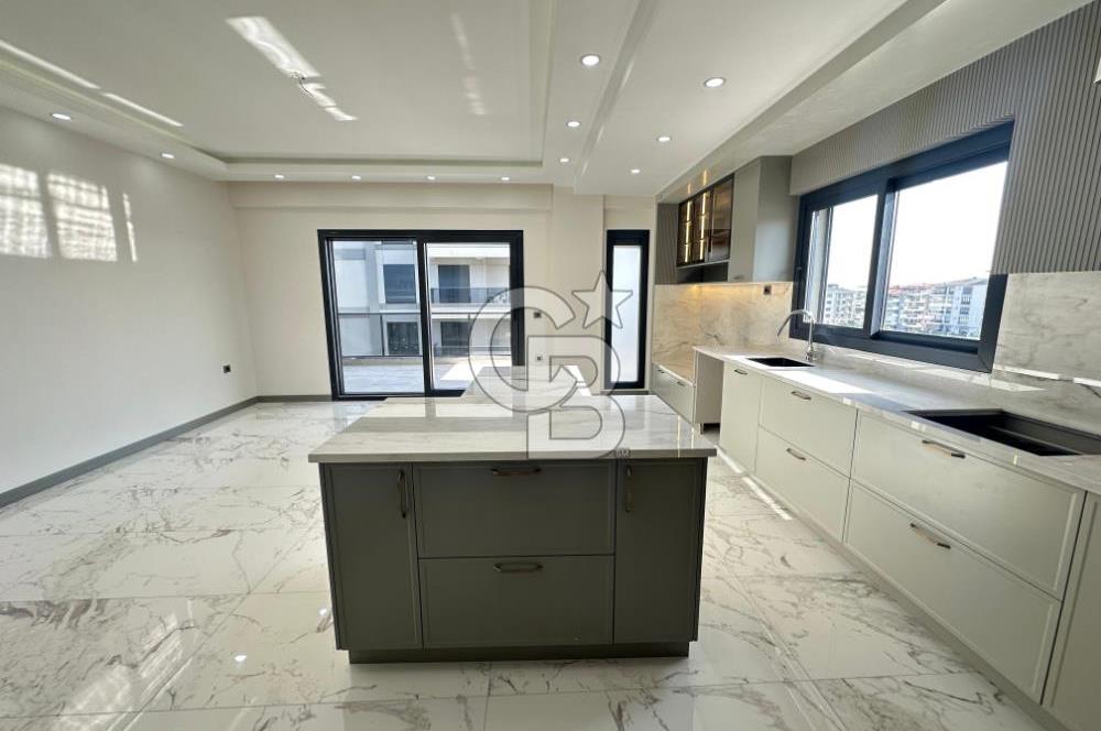 Karahasanlı Mah. Site İçinde Havuzlu Otoparklı 3+1 Satılık Daire
