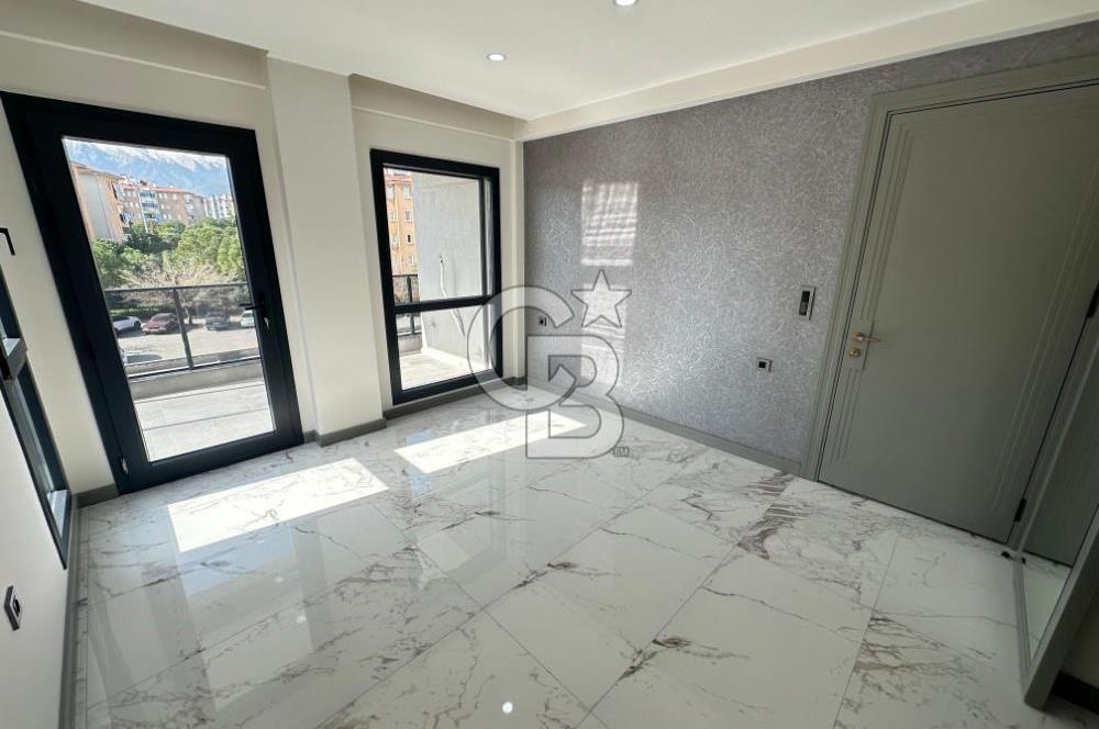 Karahasanlı Mah. Site İçinde Havuzlu Otoparklı 3+1 Satılık Daire