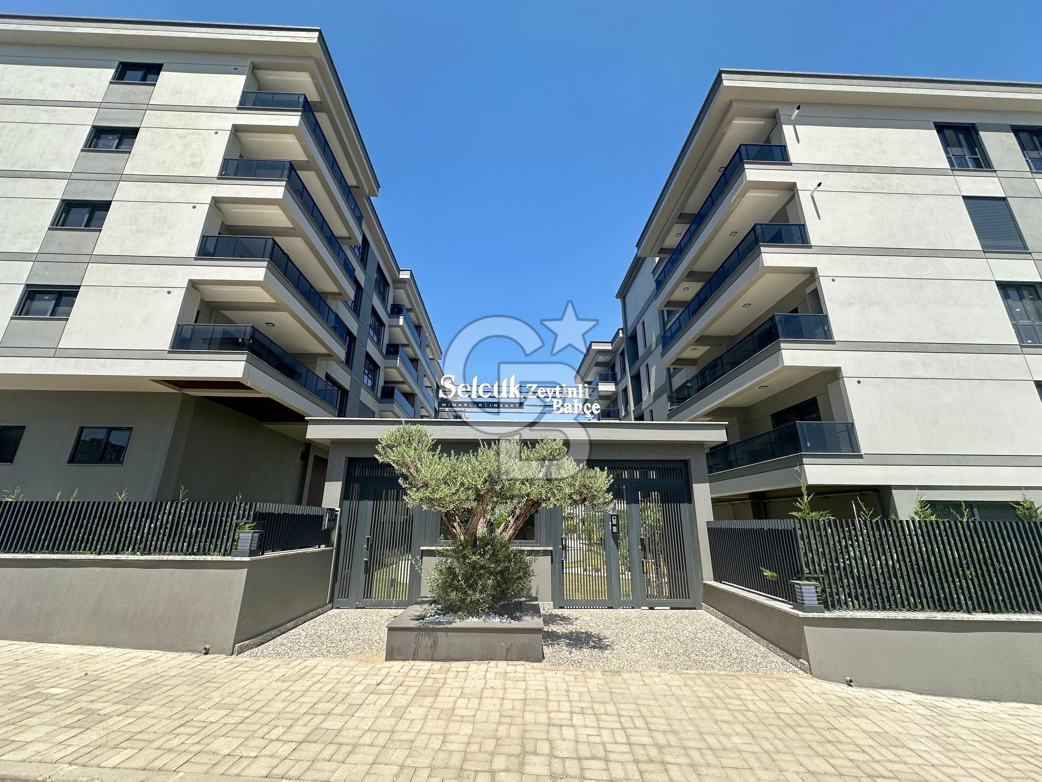 Karahasanlı Mah. Site İçinde Havuzlu Otoparklı 3+1 Satılık Daire