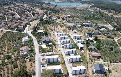 YUKARIKIZILCA DA YOLA CEPHELİ HAVUZLU LÜX SATILIK VİLLA 