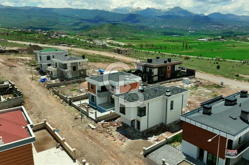 CB Zenith | TALAS REŞADİYE SATILIK 4,5+1 SIFIR VİLLA