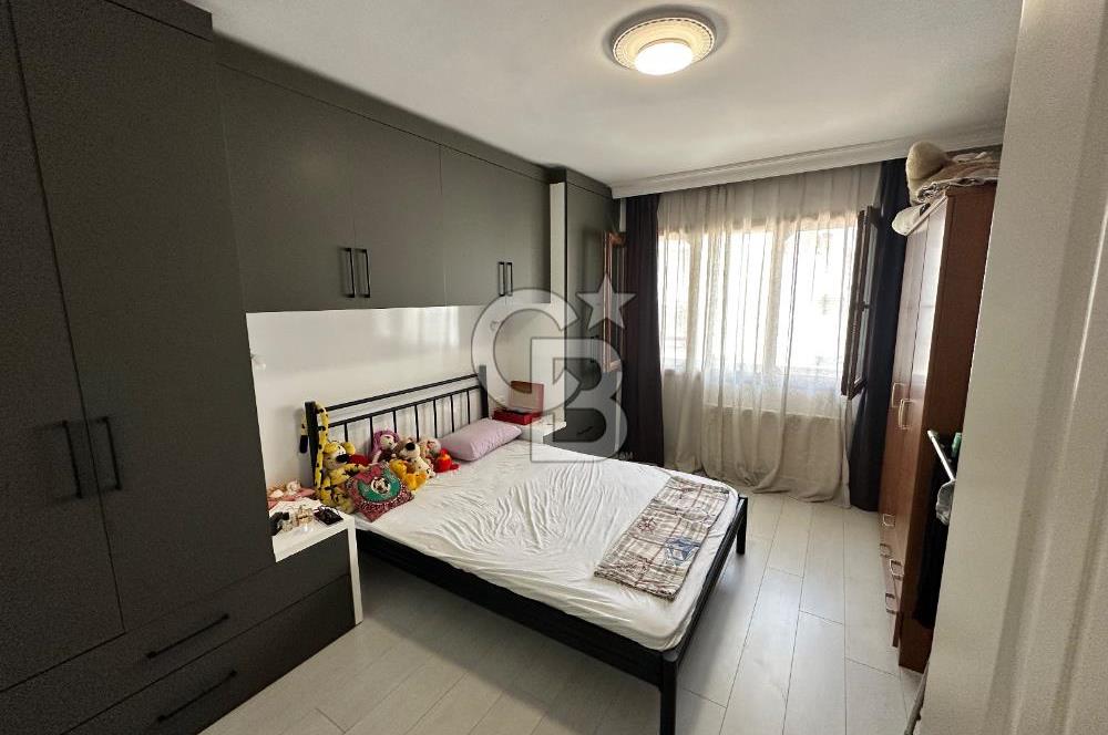 İzmir, Karşıyaka Bahçelievler'de Satılık 3+1 Geniş Daire