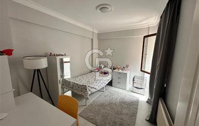 İzmir, Karşıyaka Bahçelievler'de Satılık 3+1 Geniş Daire