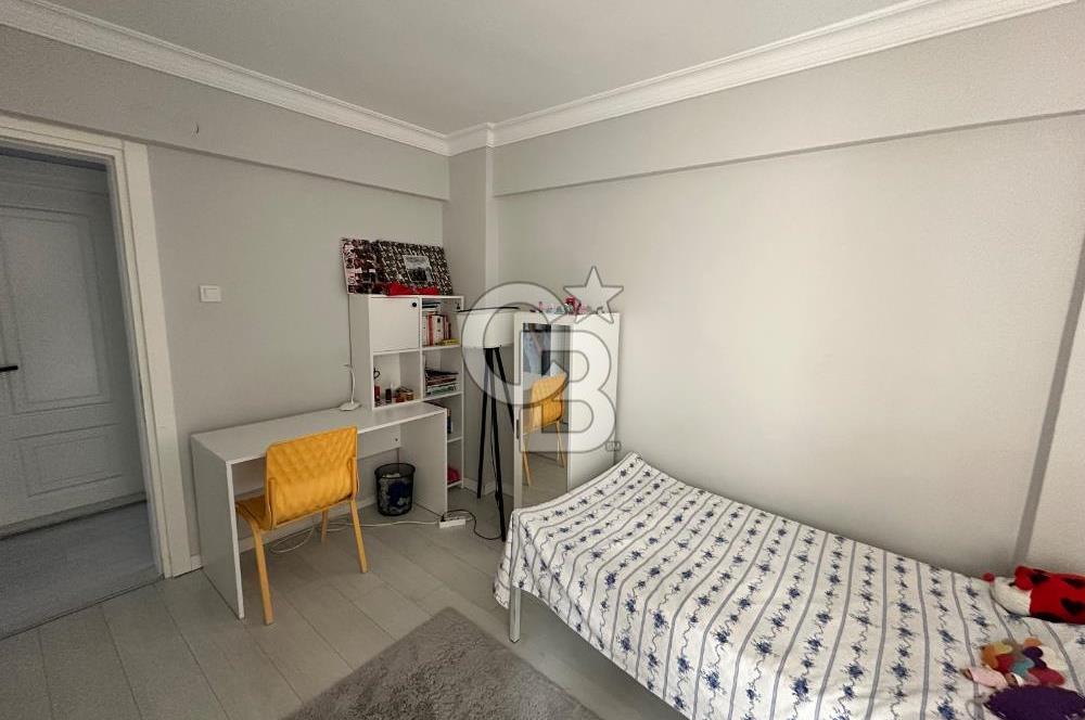 İzmir, Karşıyaka Bahçelievler'de Satılık 3+1 Geniş Daire