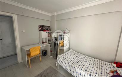 İzmir, Karşıyaka Bahçelievler'de Satılık 3+1 Geniş Daire