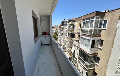 İzmir, Karşıyaka Bahçelievler'de Satılık 3+1 Geniş Daire