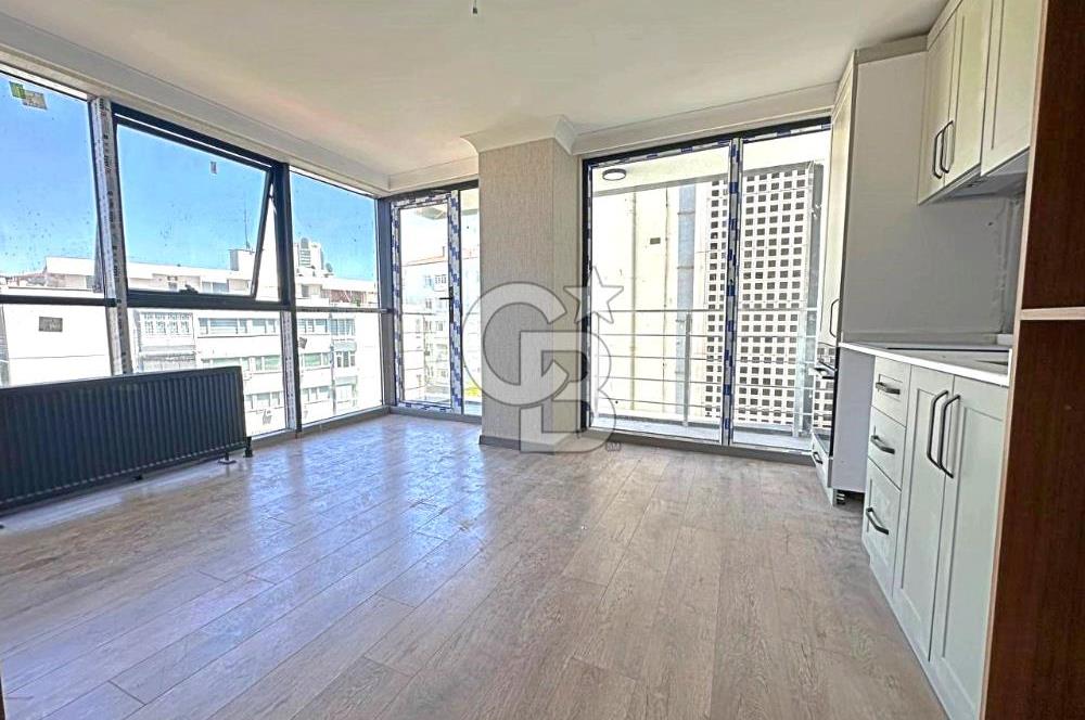 KAVAKLIDERE DE BULVAR ÜZERİNDE 1+1 SATILIK KÖŞE DAİRE