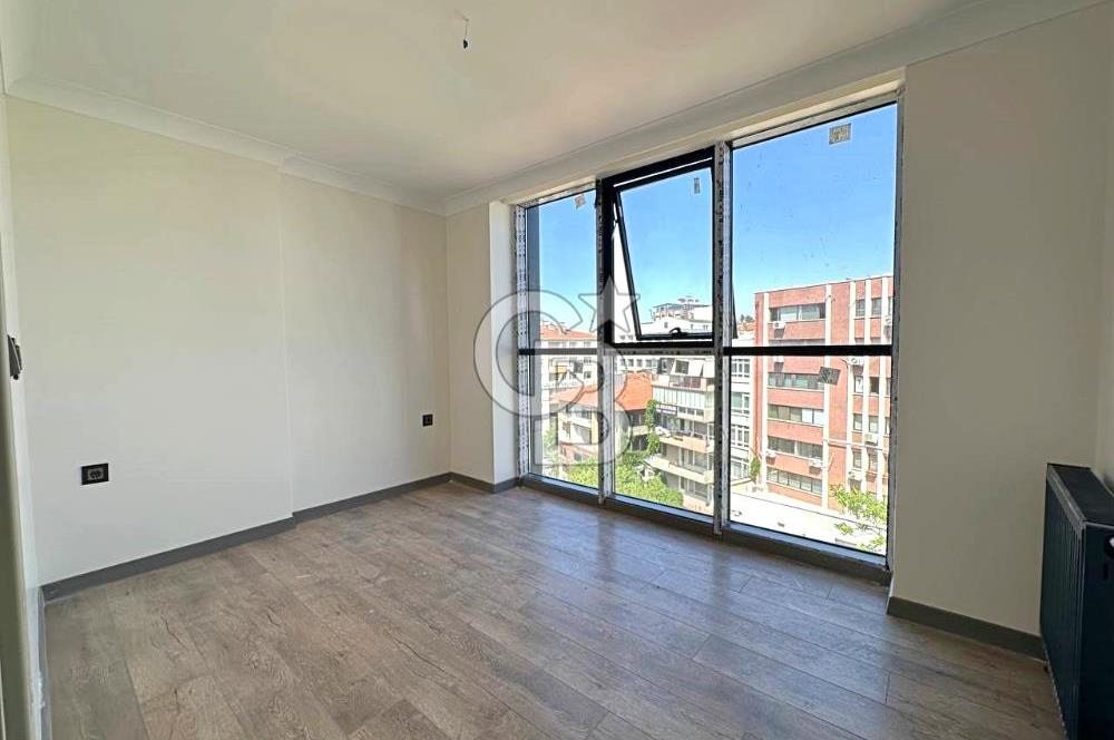 KAVAKLIDERE DE BULVAR ÜZERİNDE 1+1 SATILIK KÖŞE DAİRE
