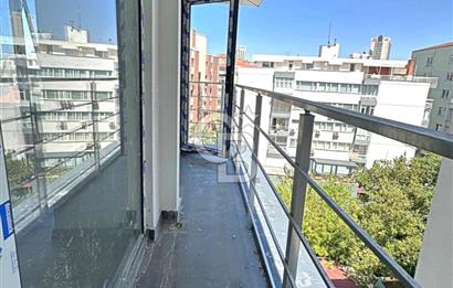 KAVAKLIDERE DE BULVAR ÜZERİNDE 1+1 SATILIK KÖŞE DAİRE