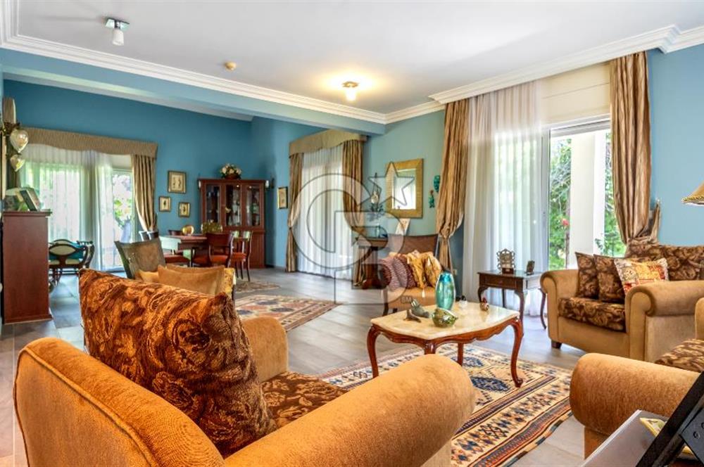 İtokent Sitesi A Blok'ta Geniş Bahçeli Büyük Tip Villa Satılık