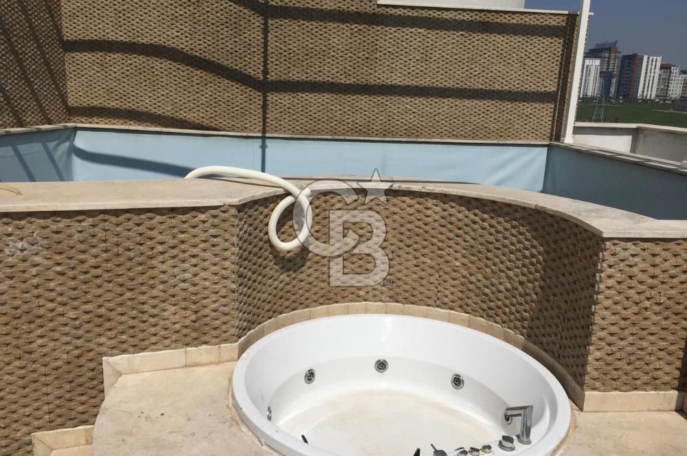 Bosphorus City'de Muhteşem Manzaralı Teraslı Havuzlu Penthouse!